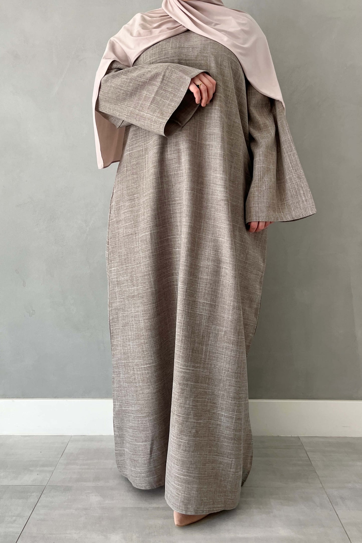 Linnen closed sleeve abaya - Taupe